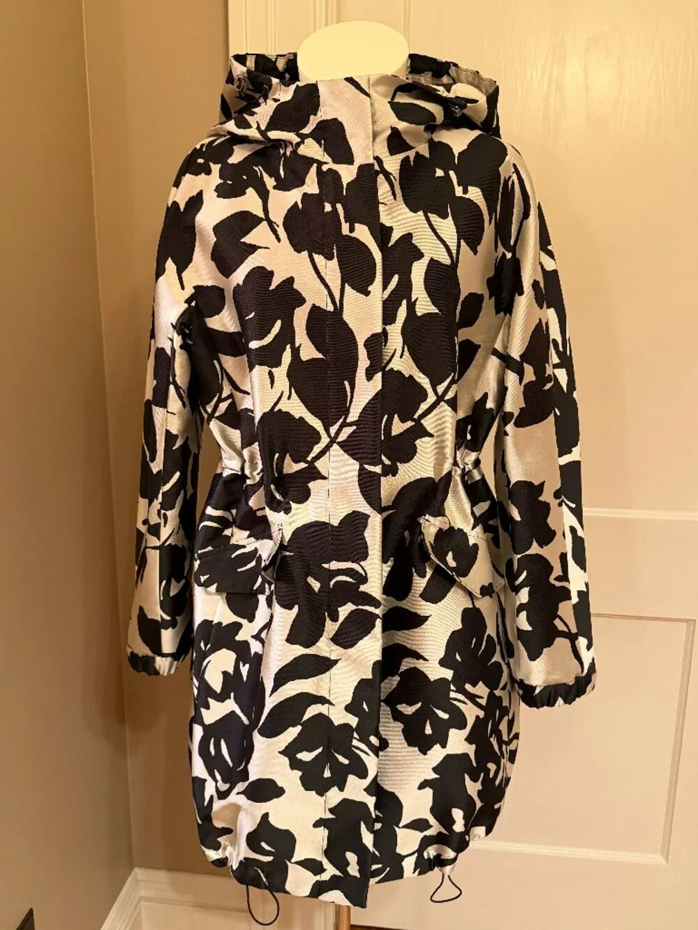 Max Mara Weekend Black Floral Hooded Lightweight Coat Cinched Waist IT44 US10 - Picture 3 of 15